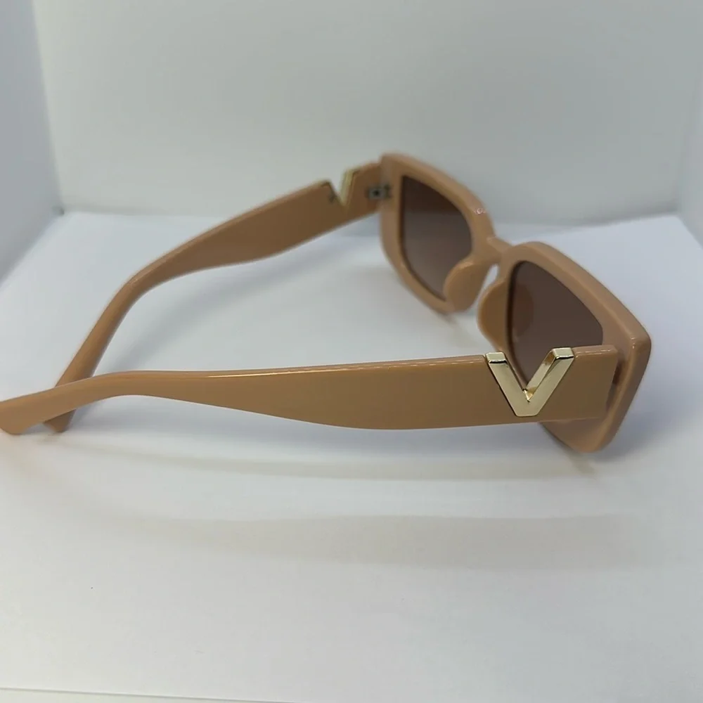 Chic  Retro Nude Square Sunglasses Gold V Detail UV Protection Trendy Shades